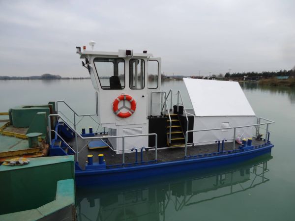 Remorkér TRD120 (7)