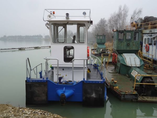 Remorkér TRD120 (9)