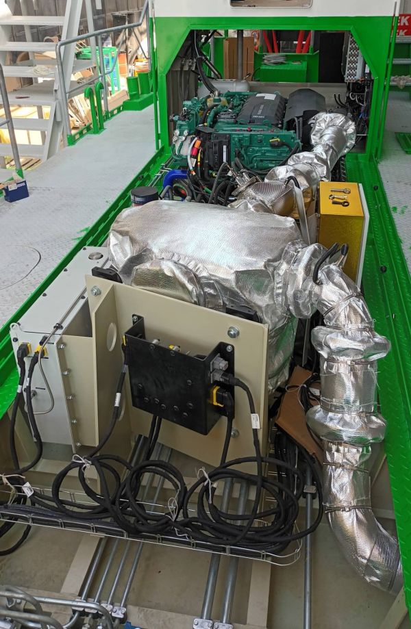 Remorkér TRD230 (5)