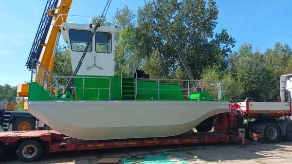 Remorkér TRD230 (6)